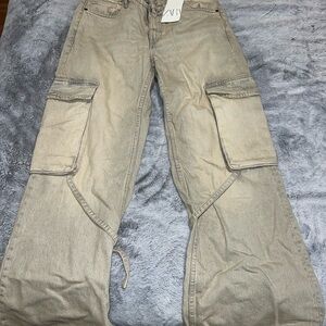 Zara Beige Cargo Jeans with Relaxed Fit